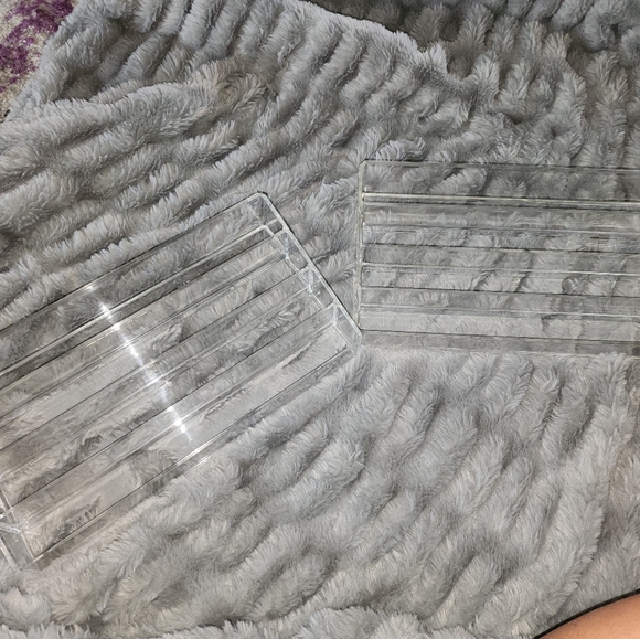 Acrylic Shelves - Picture 5 of 9